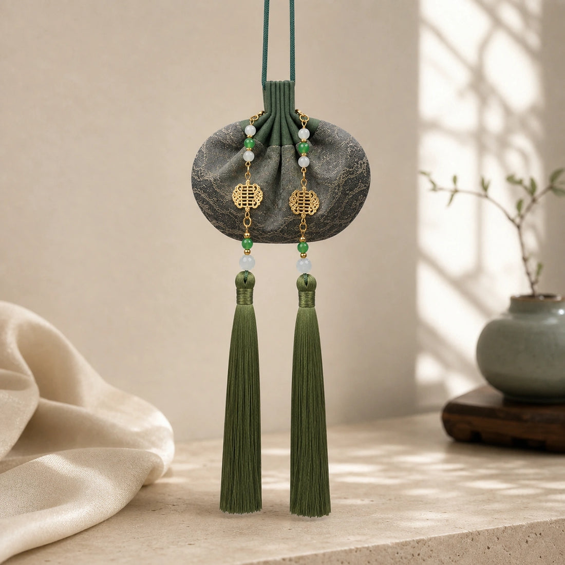Oriental Scented Amulet Pendant