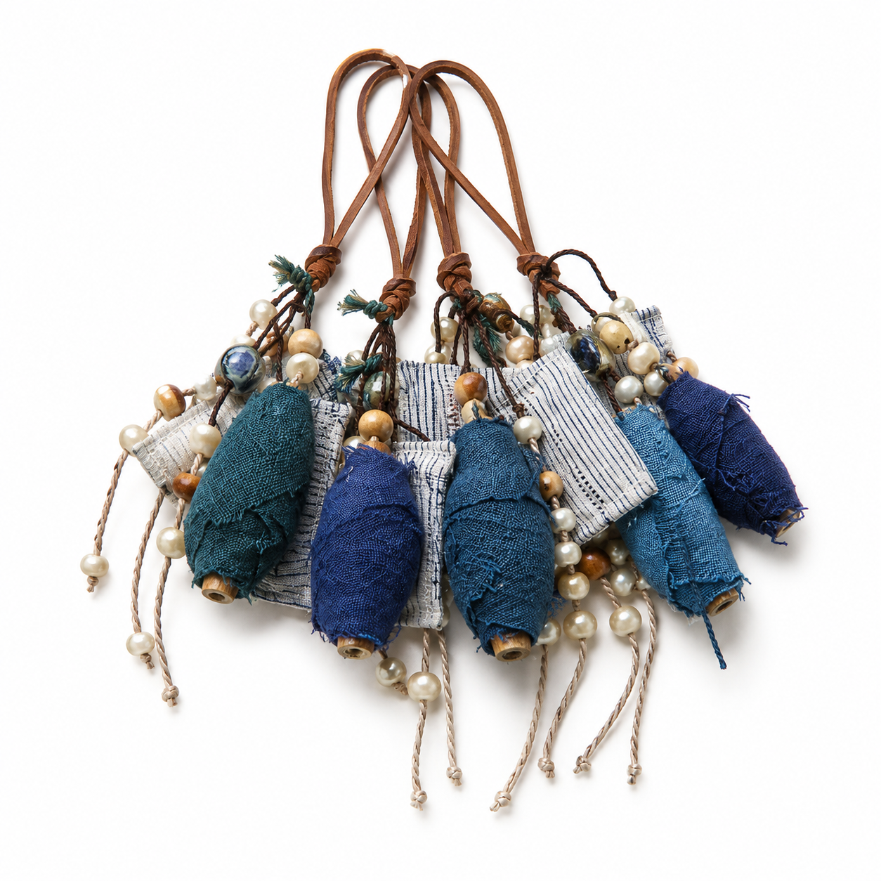 Mobile phone charm axle bag